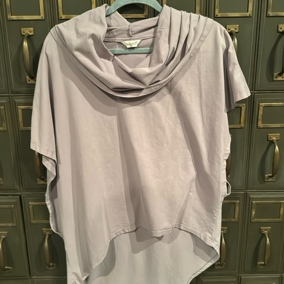 TRUE GRIT Other - TRUE GRIT Women’s Cotton Knit Top. Light grey/rose color. Asymmetric sha…